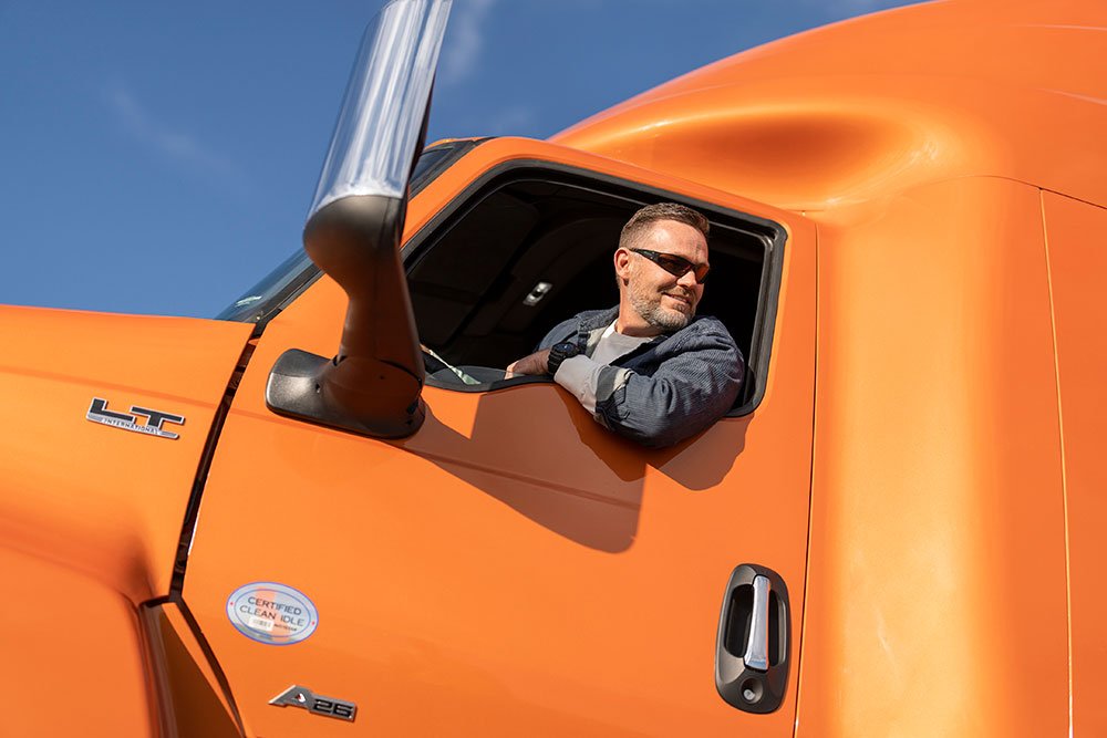 International LT Series 2023