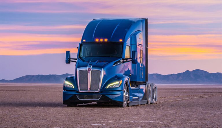 Kenworth T680 2023