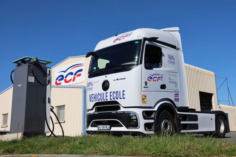 Francia incorpora el primer camión eléctrico de batería para formar conductores profesionales