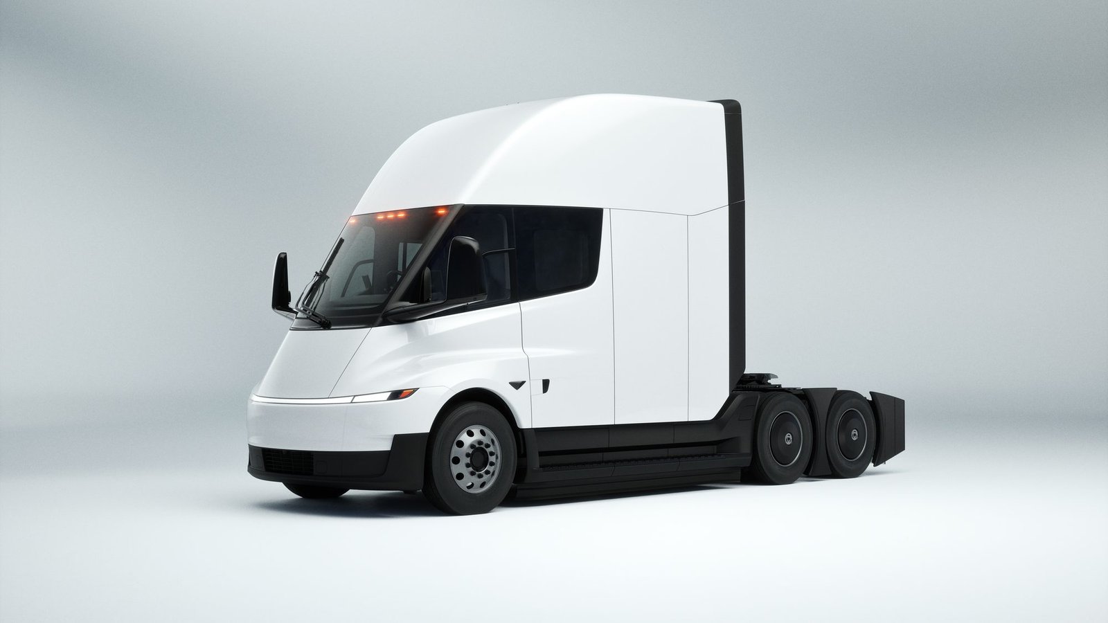 Tractor Tesla Semi blanco en estudio, vista tres cuartos